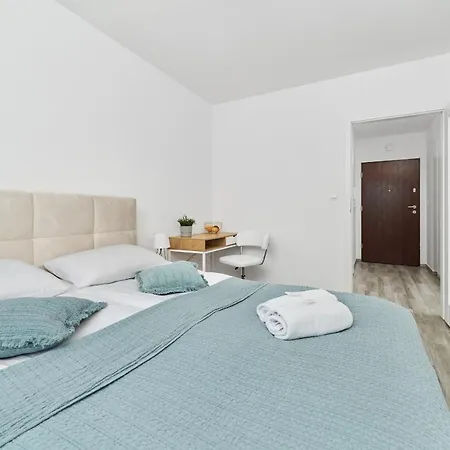 Apartment Swojczyce By Renters Wroclaw