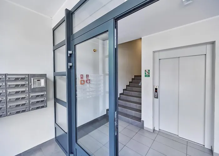 Swojczyce By Renters Apartment *